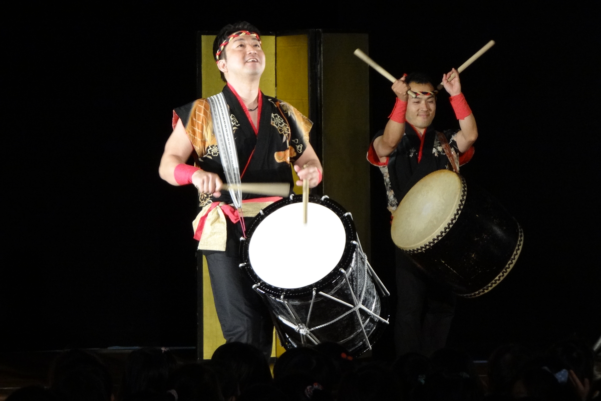 「色彩打楽 うちなハレ」の学校公演・芸術鑑賞会