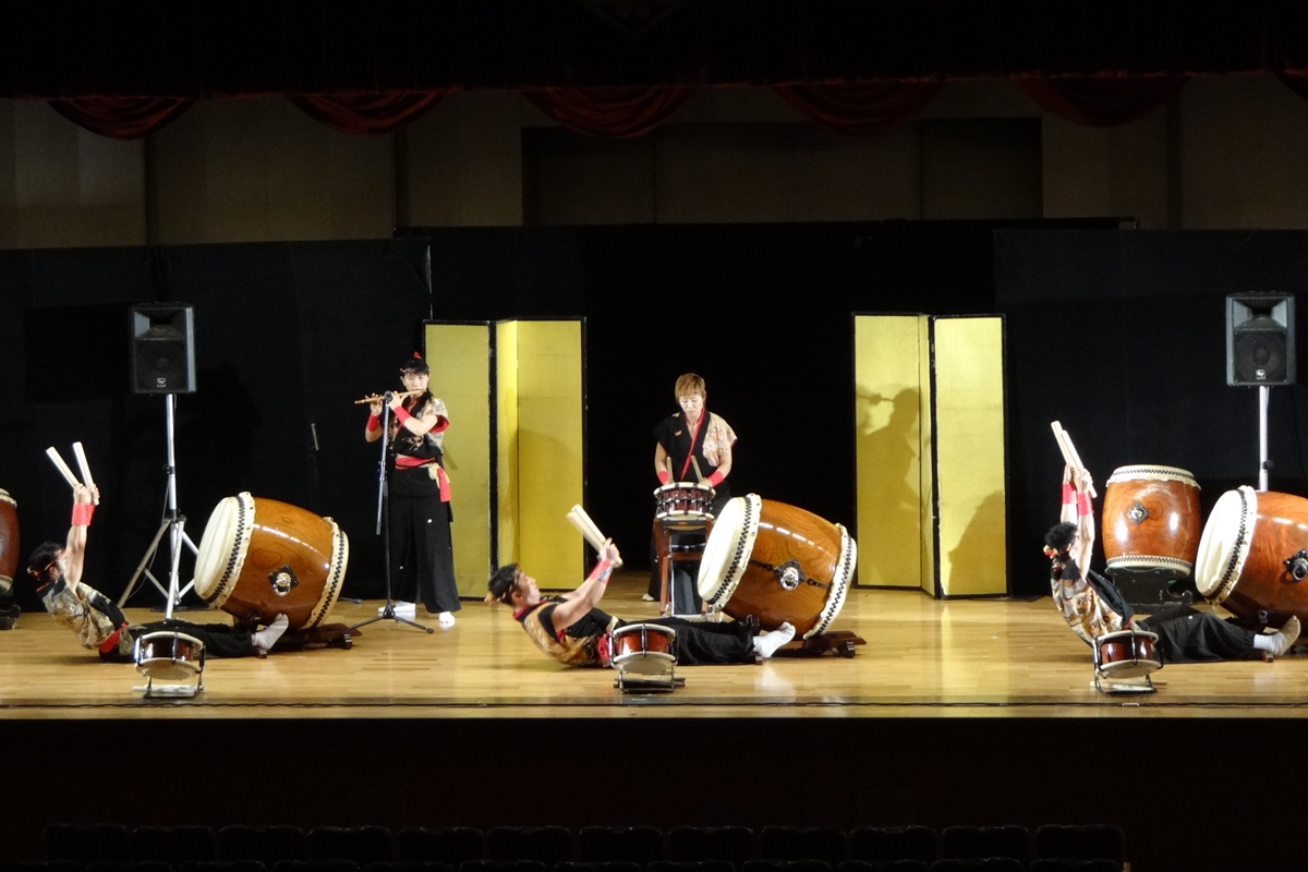 「色彩打楽 うちなハレ」の学校公演・芸術鑑賞会